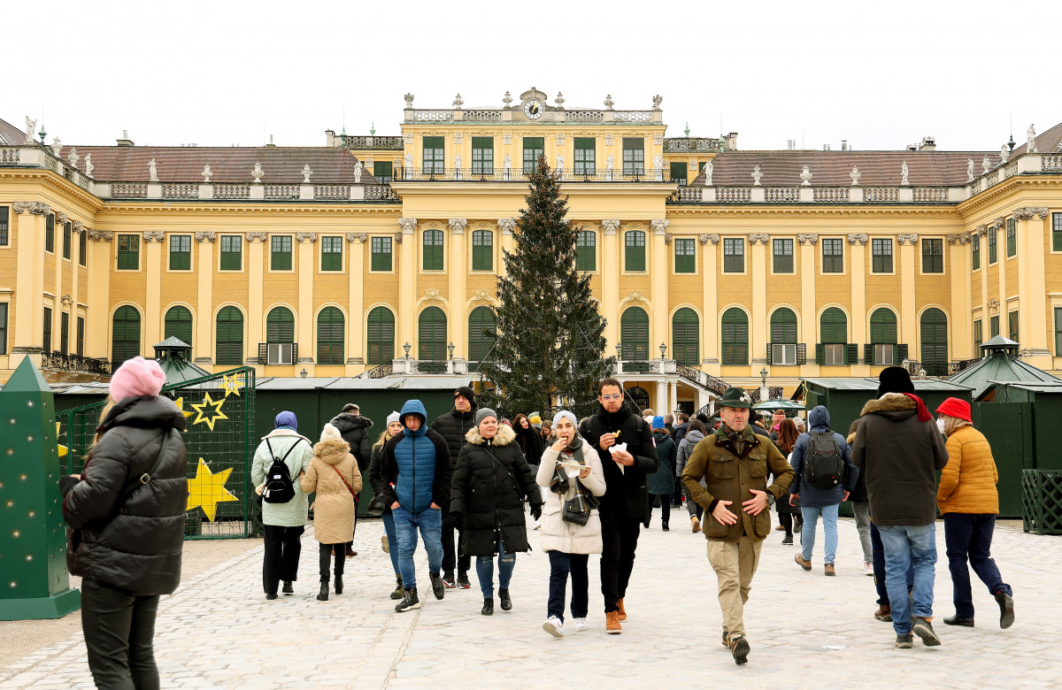 Ausztria, Bécs, Schönbrunni kastély, adventi vásár