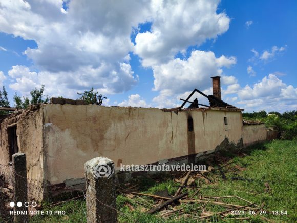 Leégett egy ház Kismarján