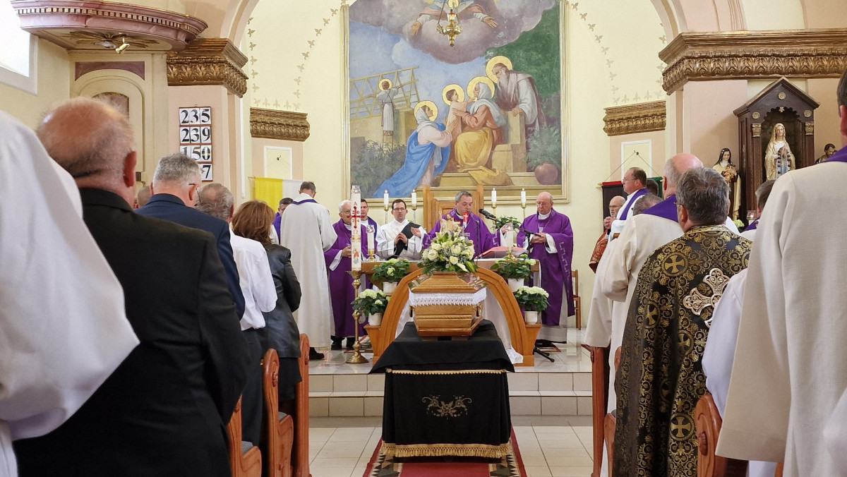 Horváth János plébános