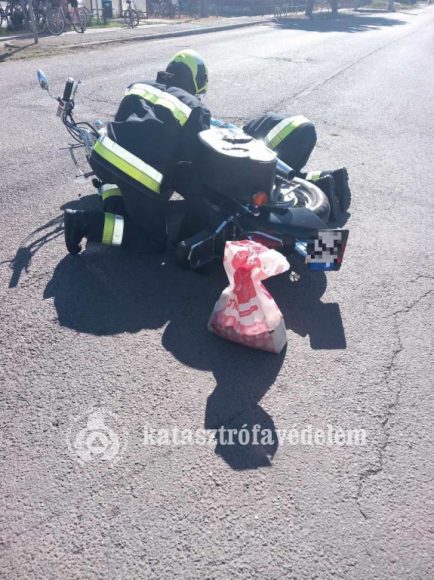 Motor és személyautó ütközött Balmazújvároson