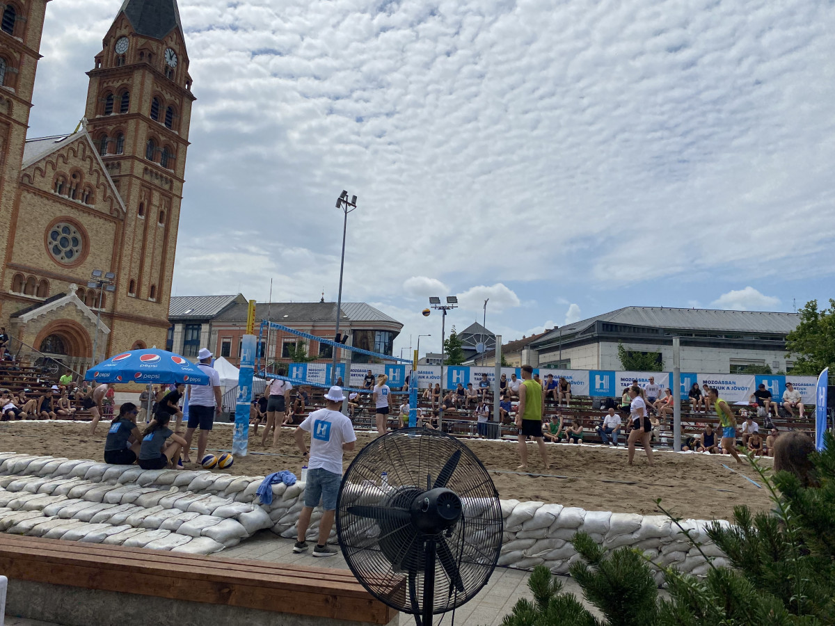 10. HÜBNER Amatőr Strandröplabda-verseny