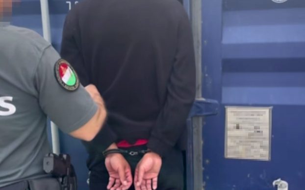 Menekülni akart a pénzügyőrök elől a nyíregyházi konténerpakoló