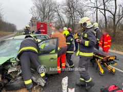 Fotók a hétfői nyírpazonyi frontális ütközésről