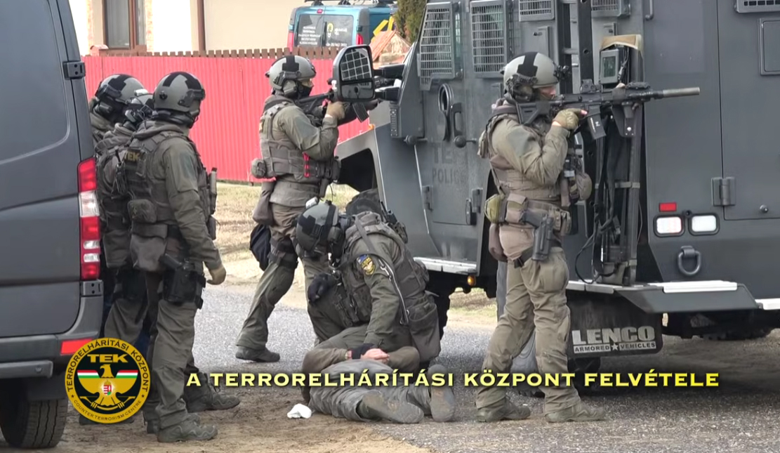 Orvvadászat közben értek tetten két férfit Nyírlugosnál, az egyikük feléjük lőtt - a TEK-re is szükség volt