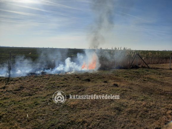 Szabadtéri tűz pusztított Hajdú-Biharban