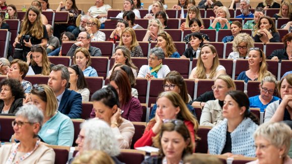 A berettyóújfalui Igazgyöngy Alapítvány is bemutatkozott az Alternatív Pedagógiai Konferencián