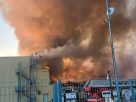 Kigyulladt egy csarnok Nyírbátorban, hatalmas a tűz