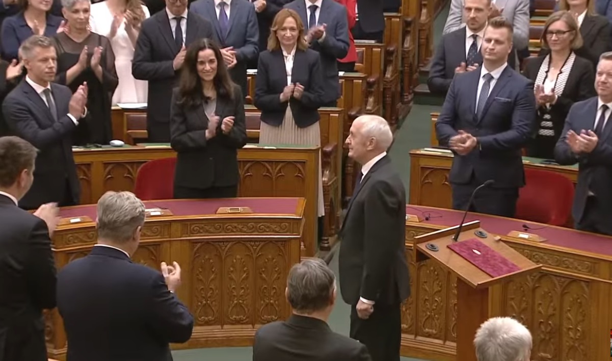 Köztársasági elnökké választották Baka Andrást